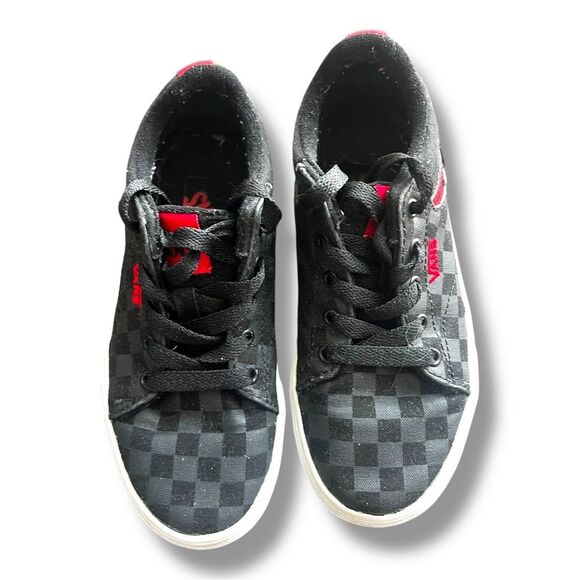 Vans Youth Sheldan Checkerboard Black and Red Sneakers  Skateboarding  Size  13 - Picture 1 of 10